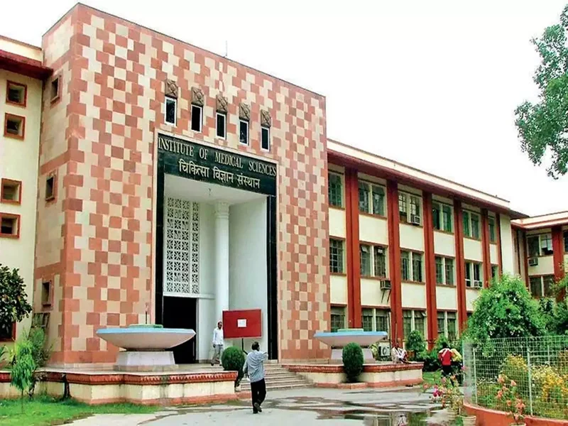 Medical institutes in India medical students learning
